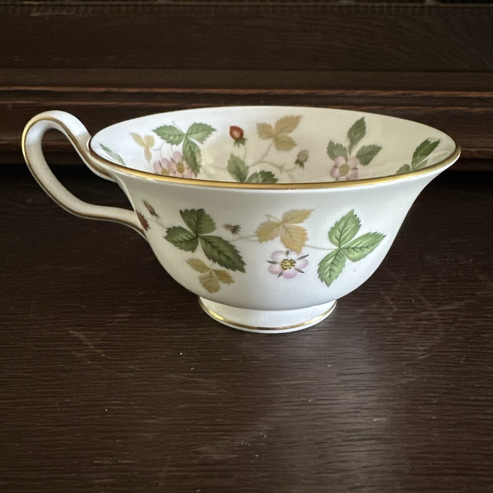 Wedgewood WILD STRAWBERRY Teacup