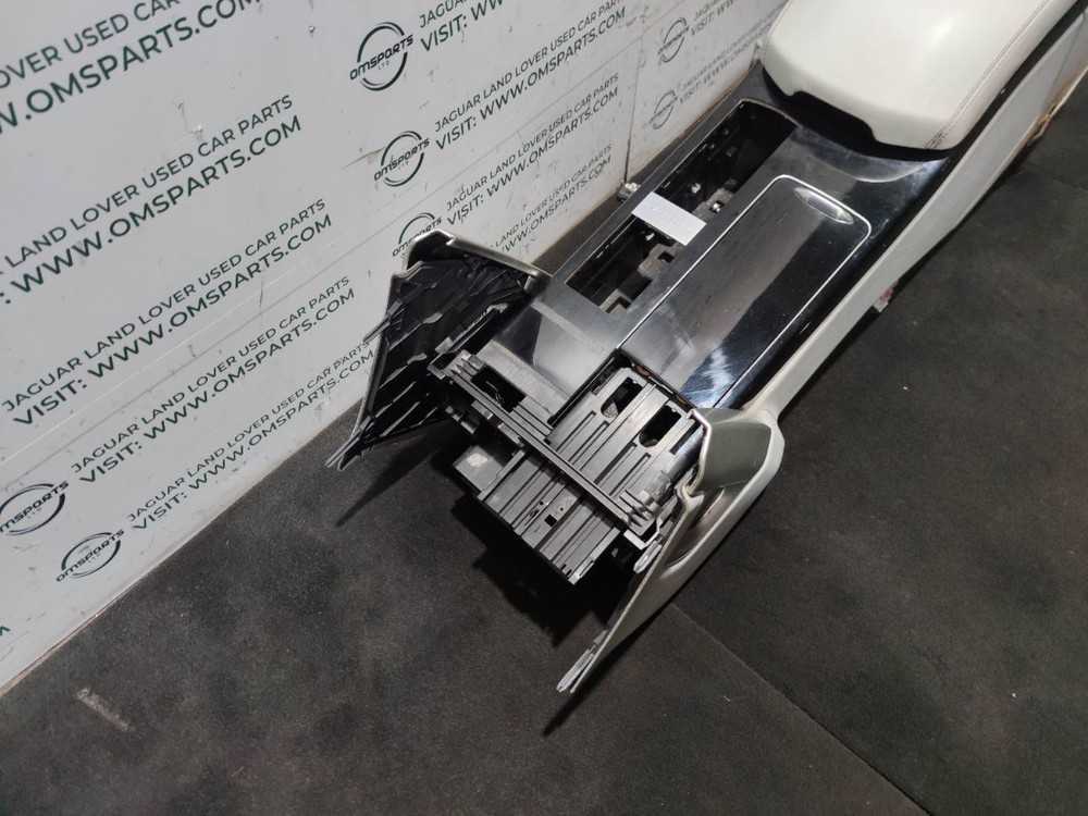 RANGE ROVER VOGUE L405 CENTRE CONSOLE WITH ARM REST