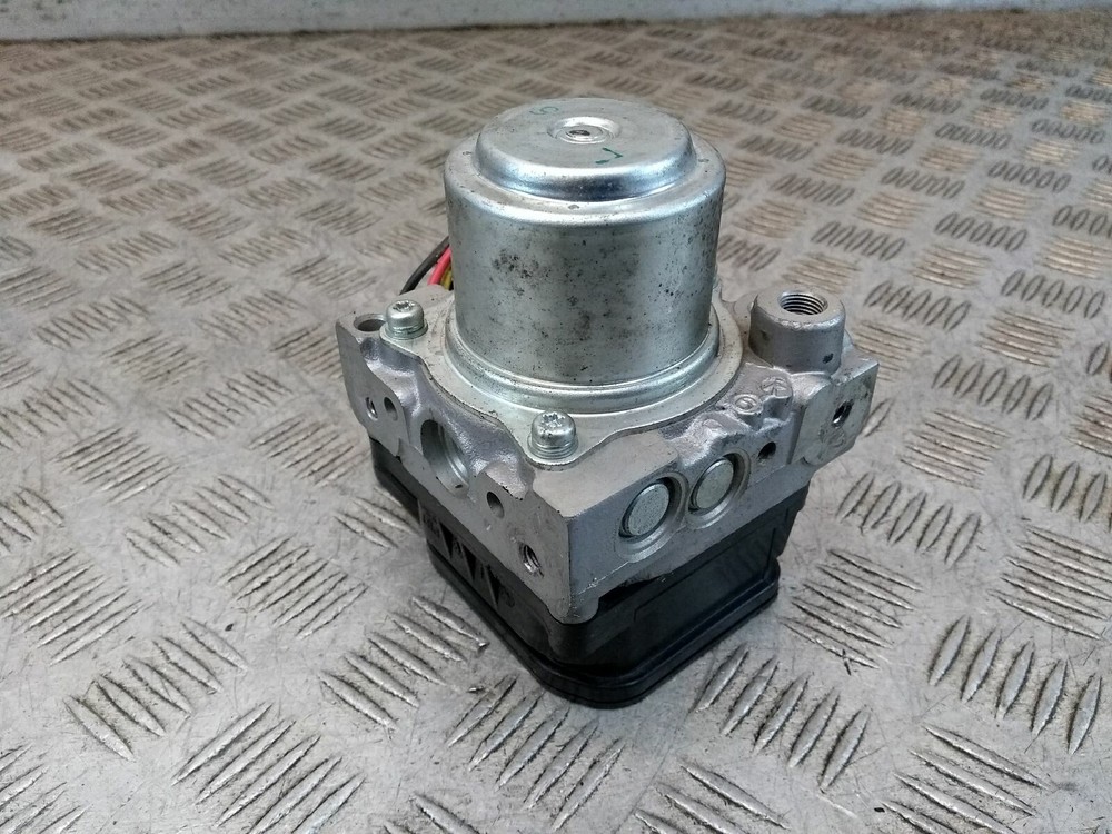 2009 TRIUMPH SPRINT ST 1050 ABS Pump