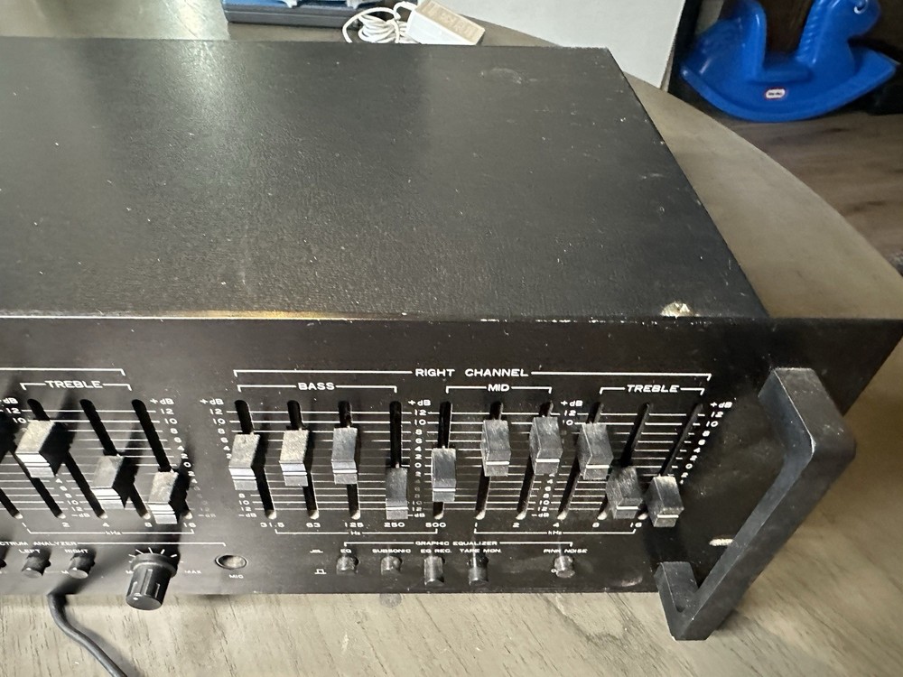 AUDIOSOURCE EQ-ONE EQUALIZER SPECTRUM ANALYZER & PINK NOISE GENERATOR