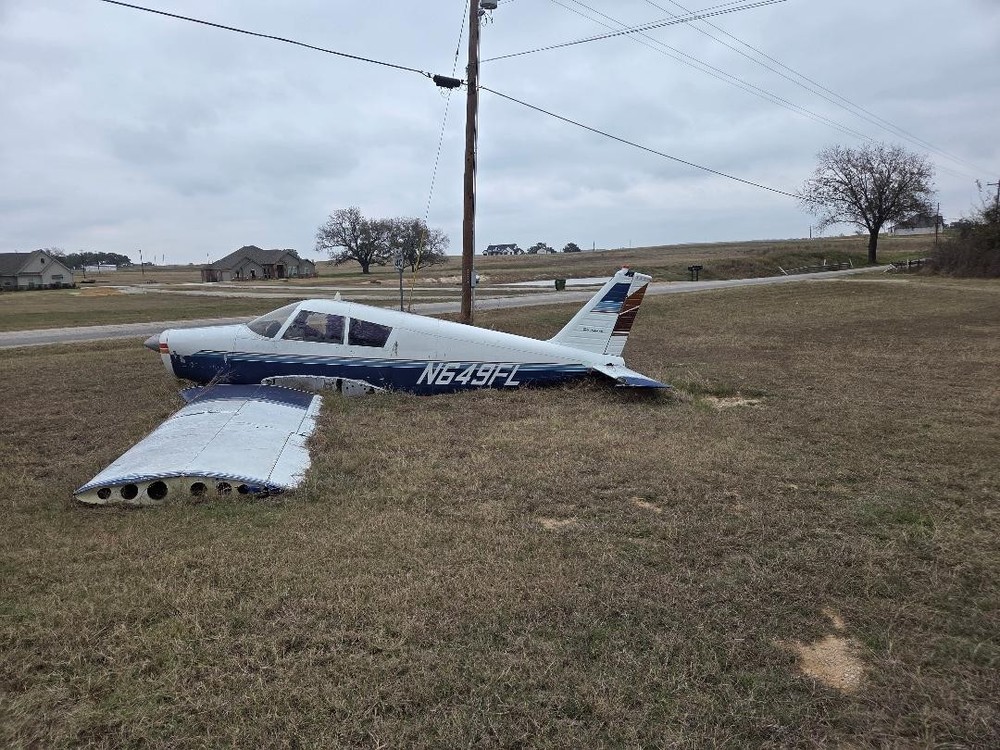 Piper Cherokee Airplane for Display Only