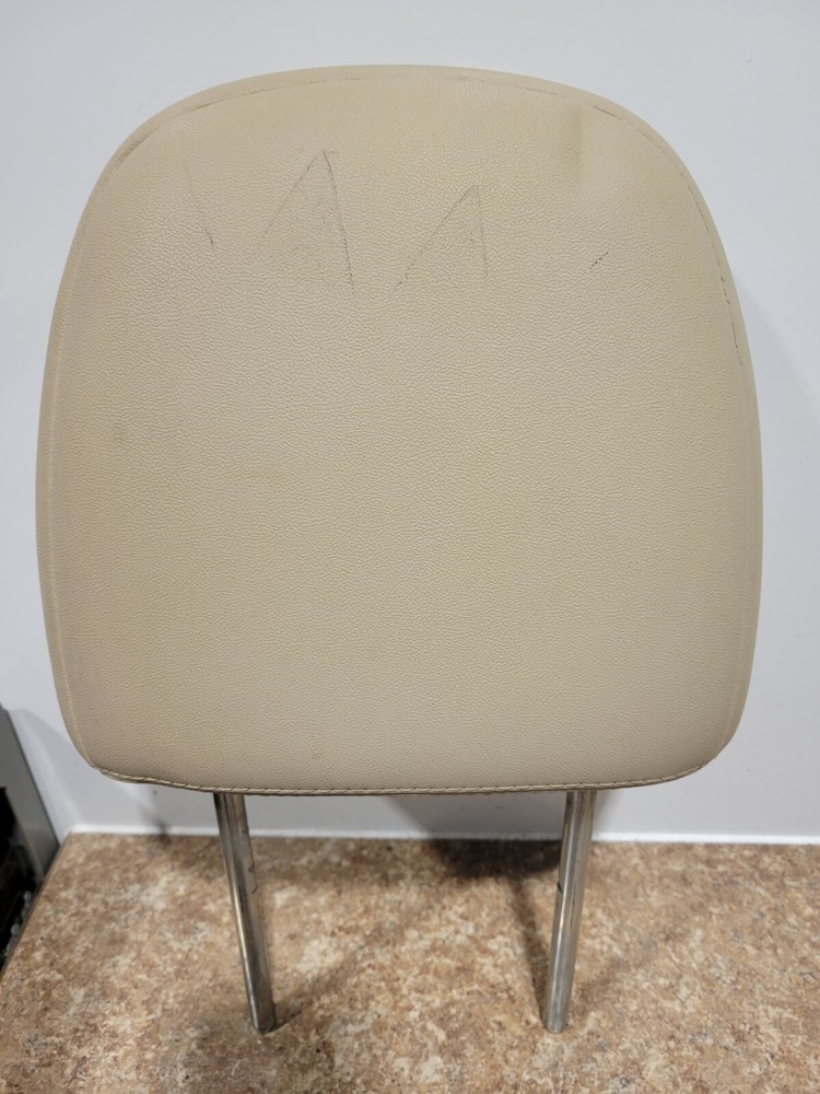 2010 FORD ESCAPE LIMITED FRONT LEATHER HEADREST. TAN. FITS LEFT/ RIGHT