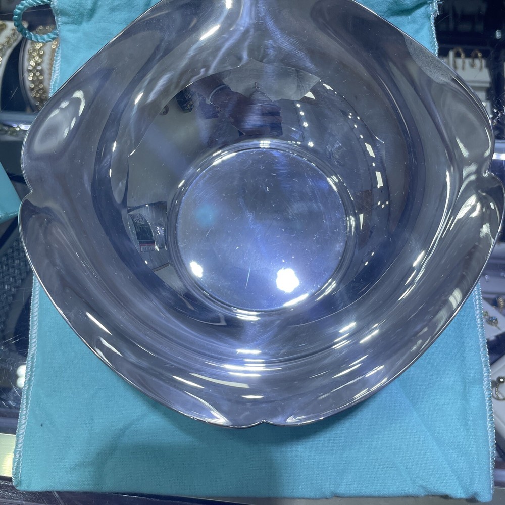 BEAUTIFUL Tiffany & Co Sterling Silver Bowl With box
