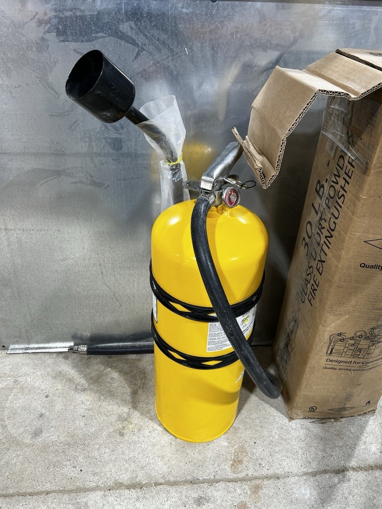 Amerex B570 Class D Sodium Chloride Fire Extinguisher - 30 lb Read Description