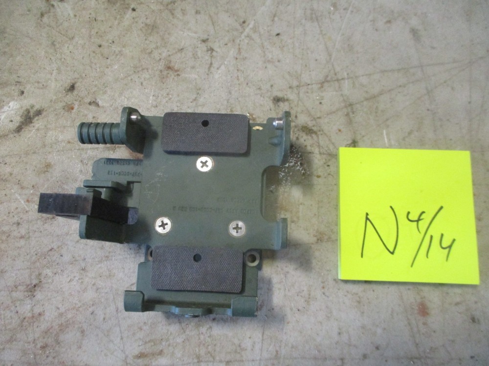 NOS w/Scuffs Quick-Release DAGR Mount, Lockable, Cell Phone Holder, HMMWV