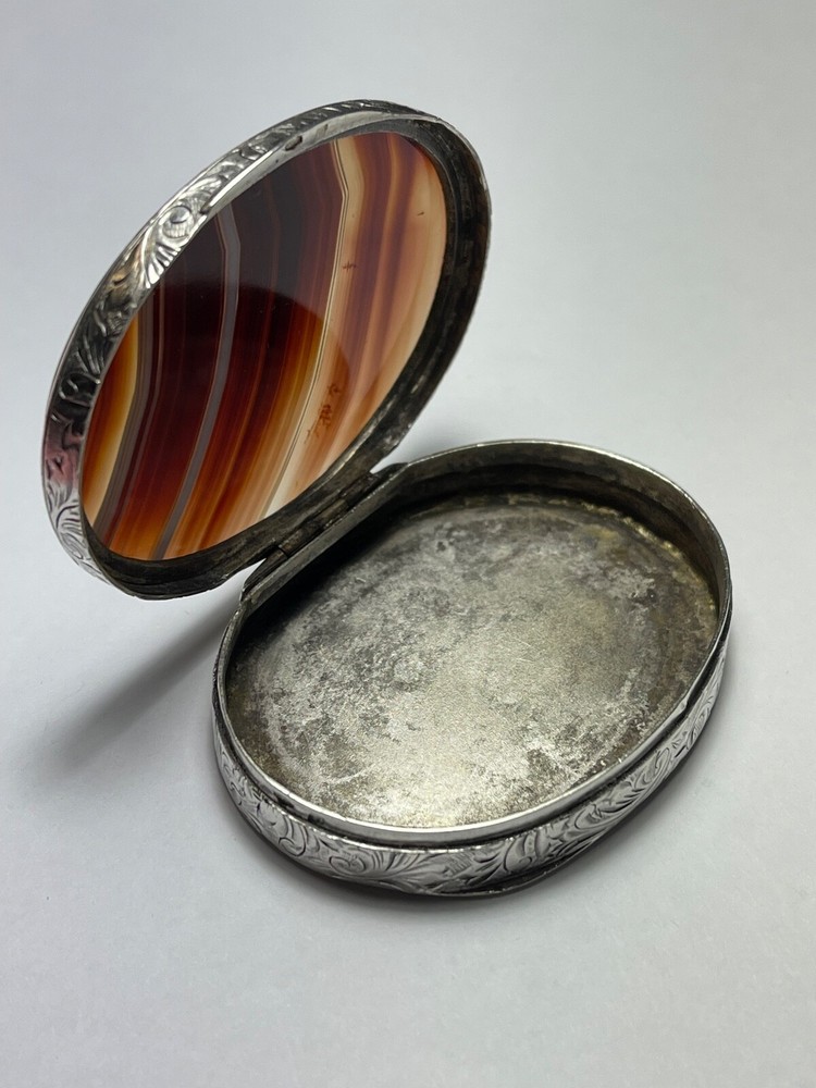 Antique Engraved Sterling Silver Agate Snuff Box (33.2 grams)