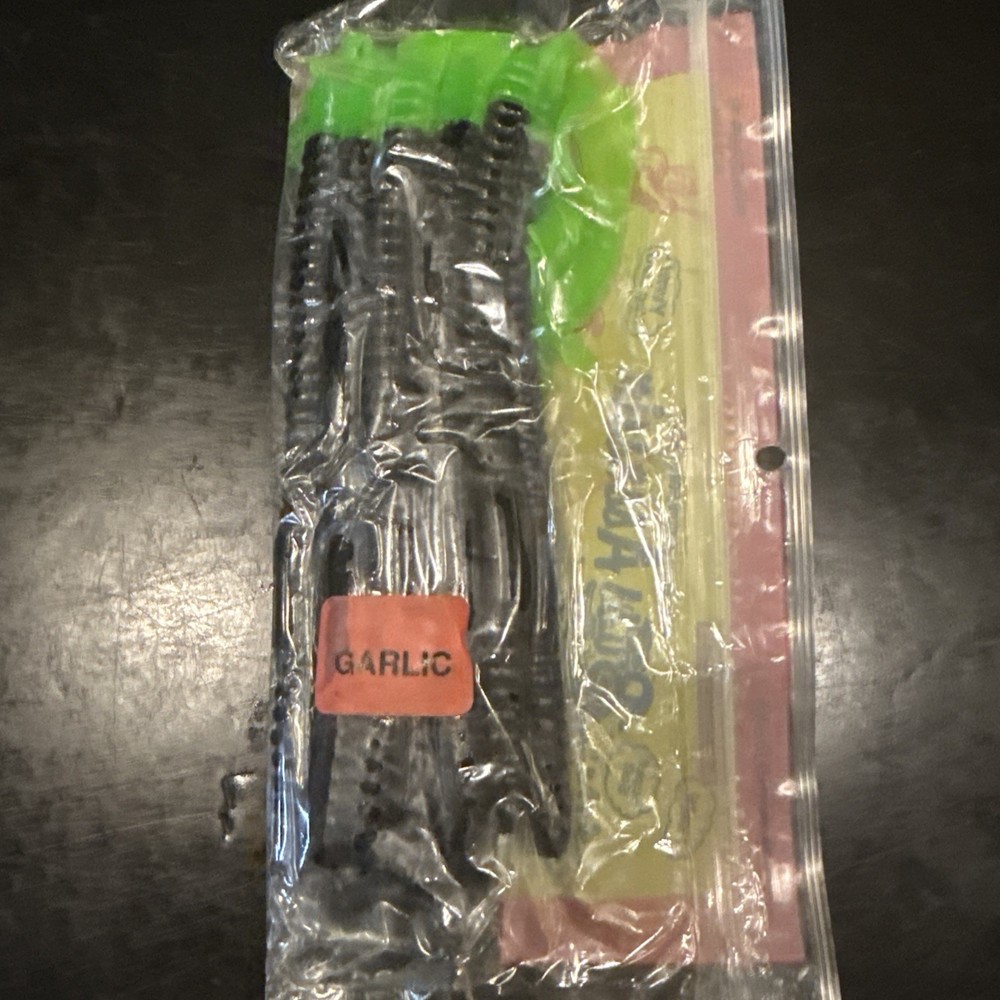 Bass Assassin - 11" Worm 10 Per Pack Black Chart Tail