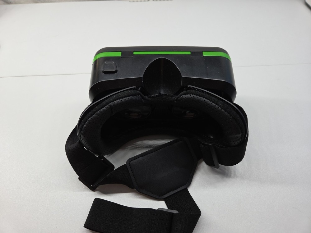 Veebz VR Headset for iPhone & Android Game Play Virtual world - Good Condition