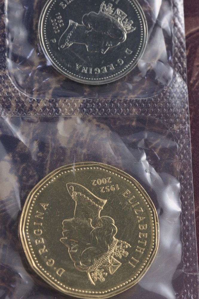 2002 Canda Uncirculated set Queen's Diamond Jubilee set with double dates