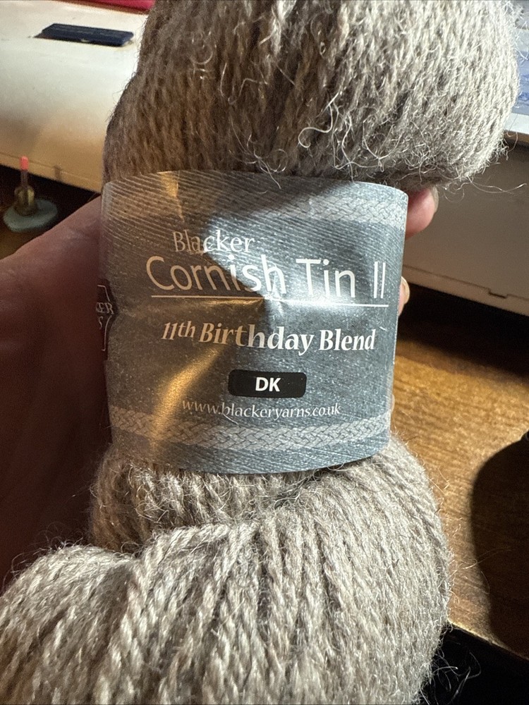 Blacker Cornish Tin II - 11 birthday Blend DK UK - Levant grey