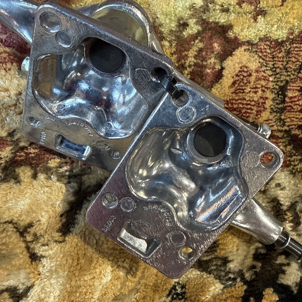 Mini-Logo Skateboard Trucks Lot.