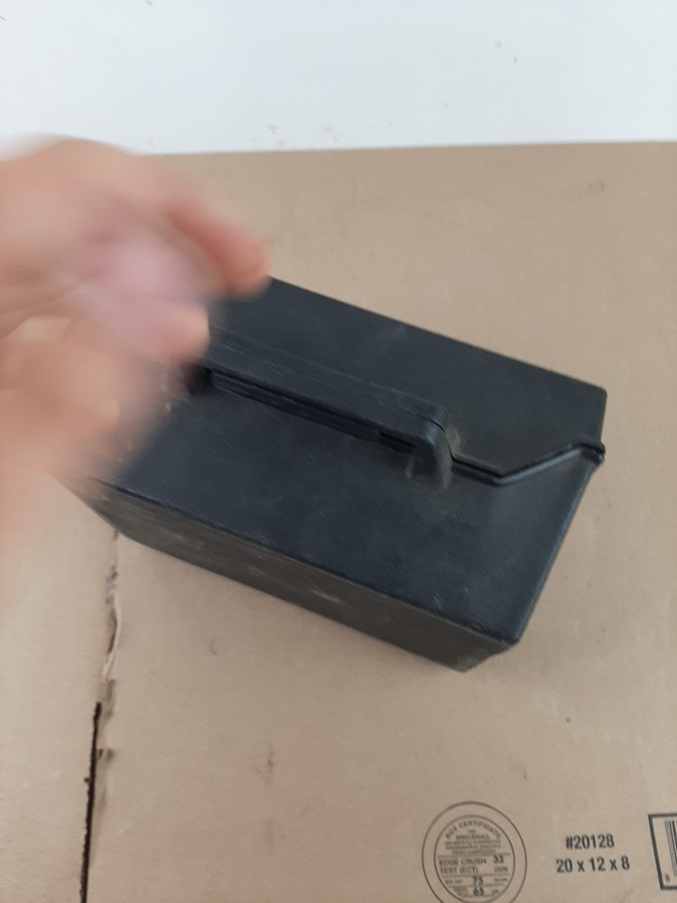 Heathkit Utility Solid State Voltmeter Model IM-17 in Hard Case Manual