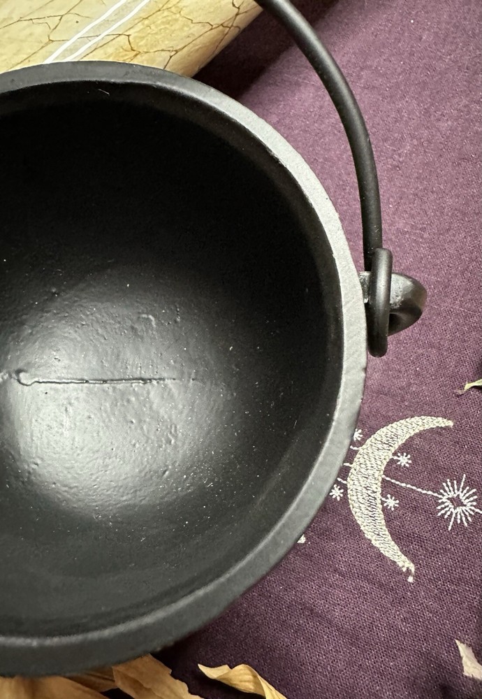 Cast Iron Cauldron With Lid And Handle, Black Cauldron