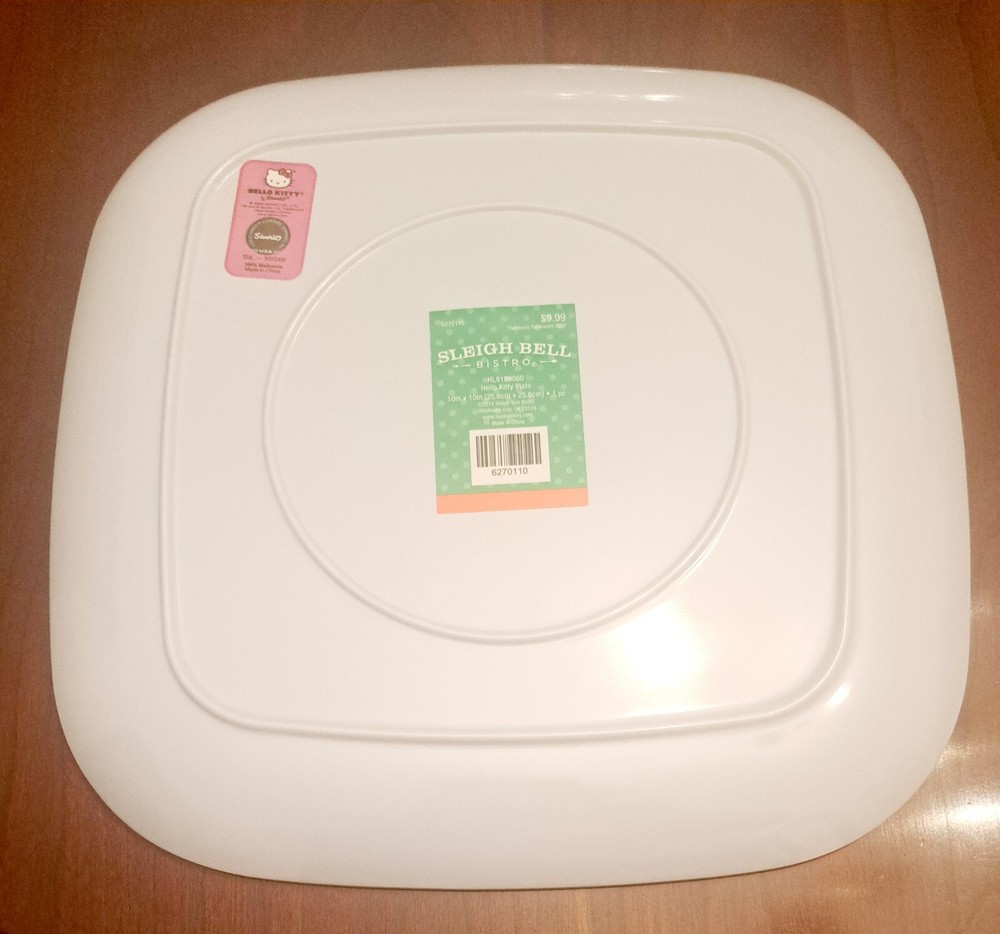 CHRISTMAS TREE PRETTY HELLO KITTY MELAMINE PLATE DECOR TOO