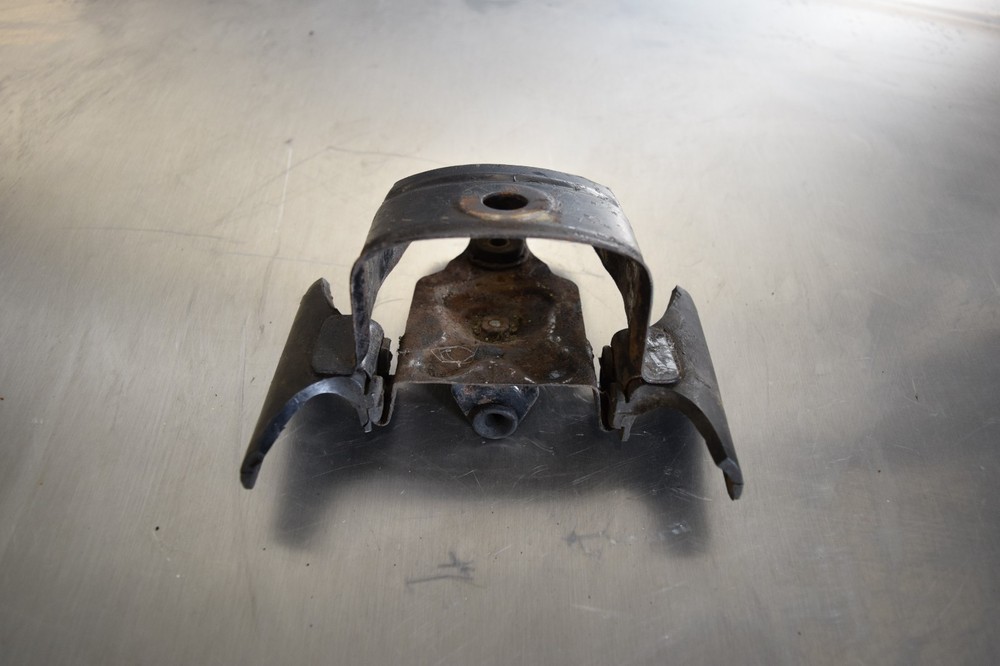 1973-75 Yamaha RD250B Rear Tank Mount