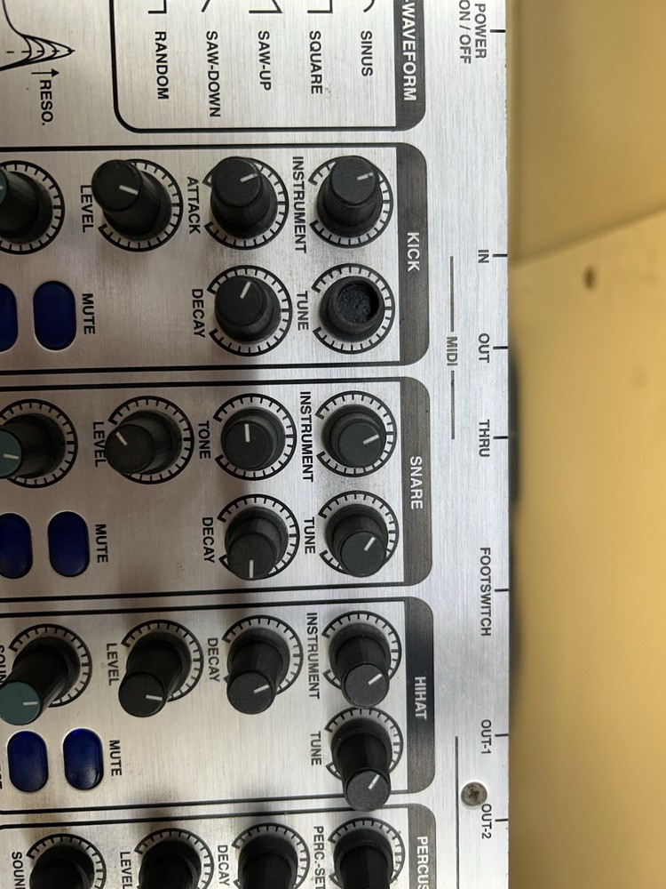 Quasimidi Rave-O-Lution 309 Machine