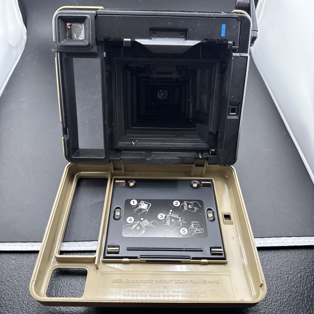 Vintage Kodak Kodamatic Pleaser II Program Instant Camera Untested
