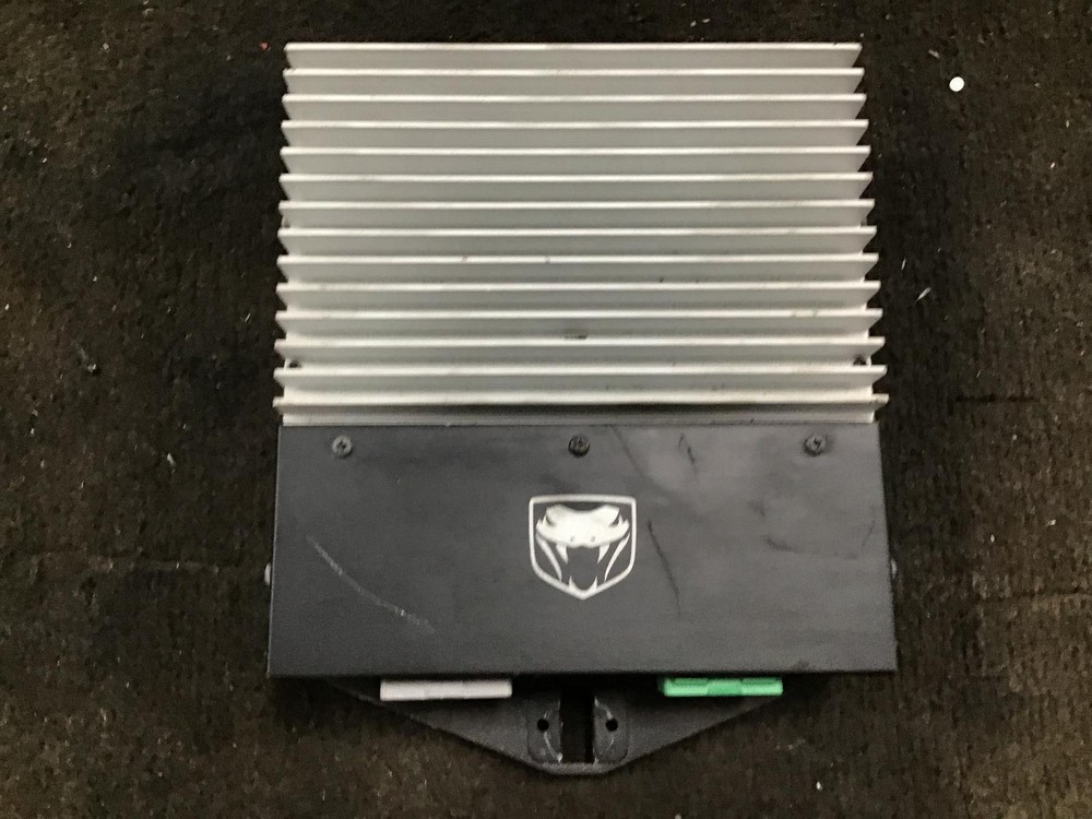 06 DODGE VIPER A/V AMPLIFIER