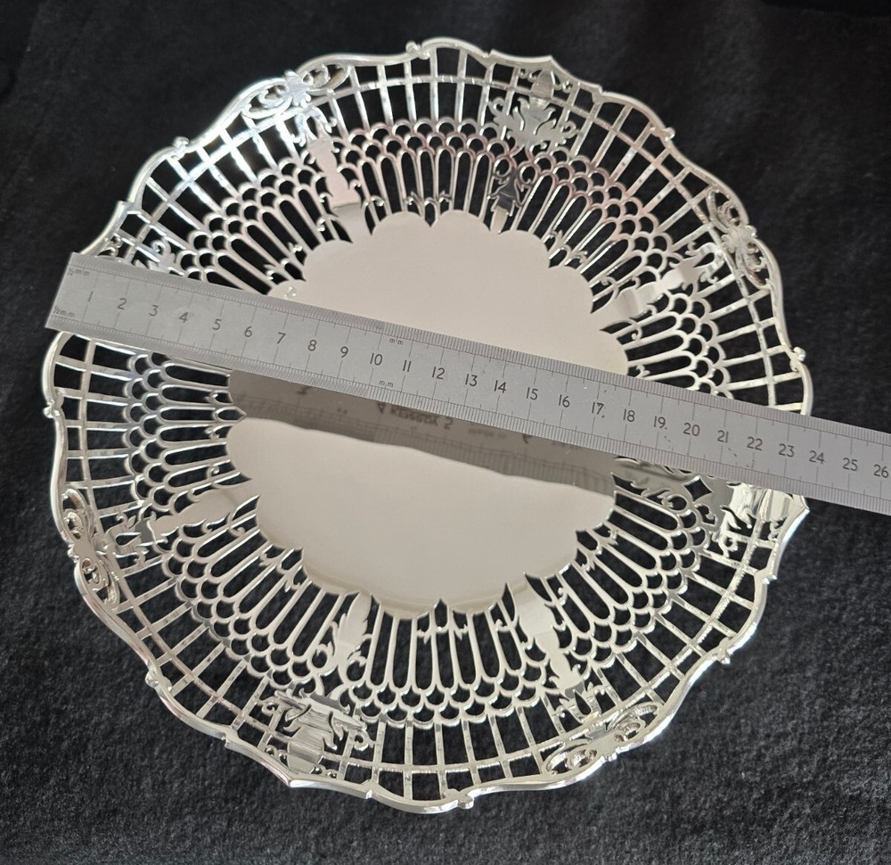 Vintage solid sterling silver Fruit bowl . Sheffield 1962 . By Viner's Ltd