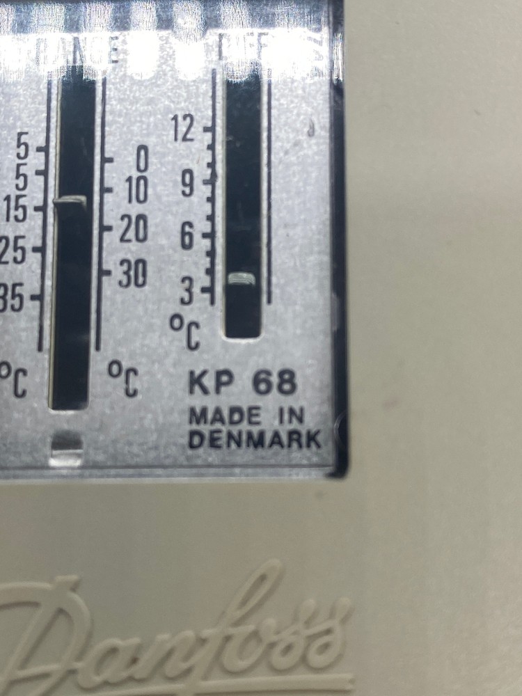 Danfoss 060L1111 KP68 Thermostat (Open Box)