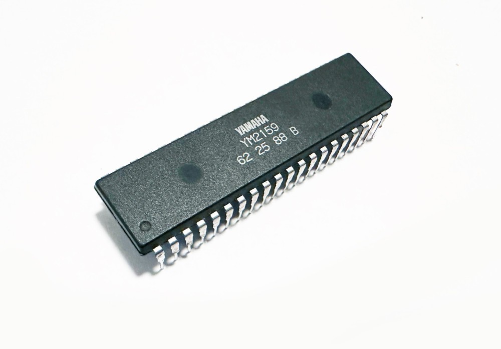 YAMAHA YM2159 IC Chip. Works Great !