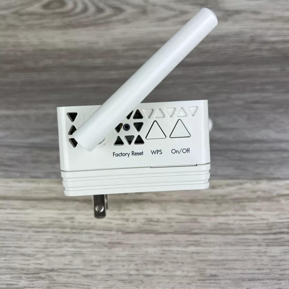 NETGEAR Wi-Fi Range Extender EX3700 - Used