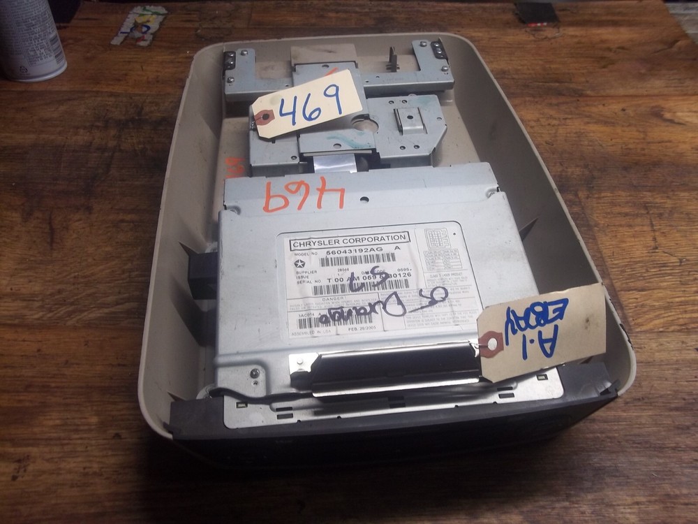 2005 DODGE DURANGO Entertainment Screen DVD Player & Display Screen Assembly OEM