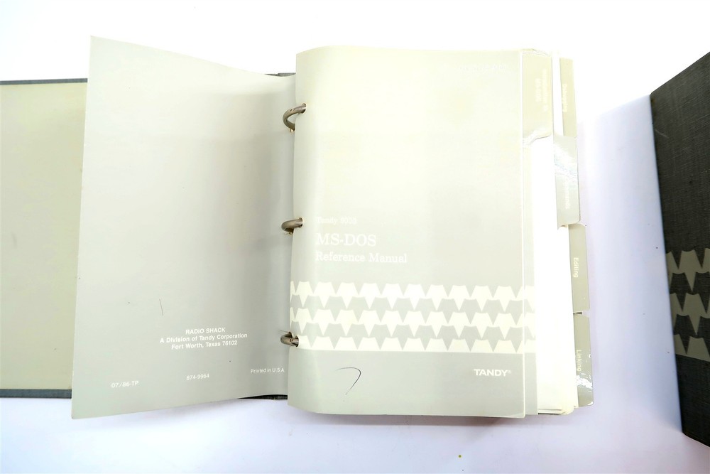 Tandy Computer MS DOS Manual Handbook in Binder Hard Case 25-4103 + Software