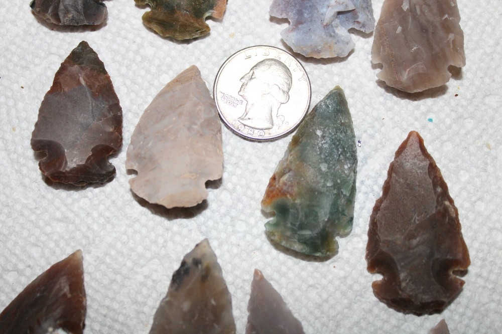 1 jasper Arrowhead per lot.