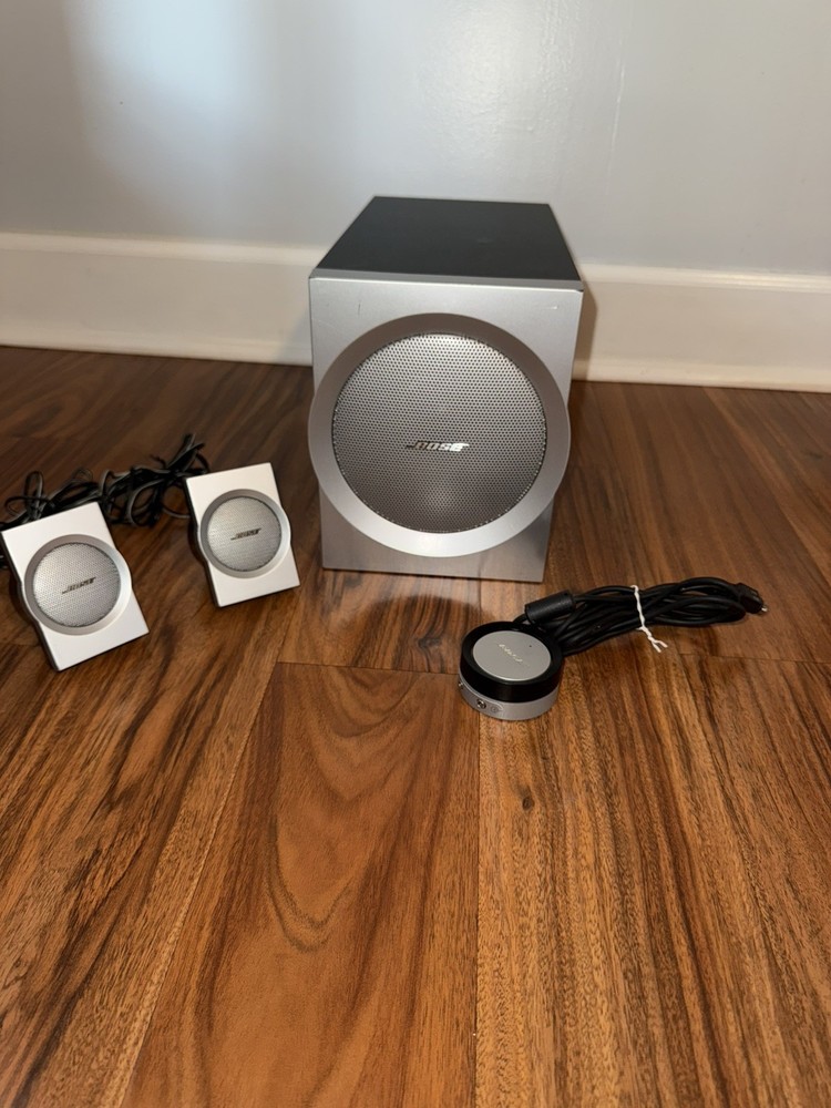 Bose Companion 3 Multimedia ComputerSpeaker System