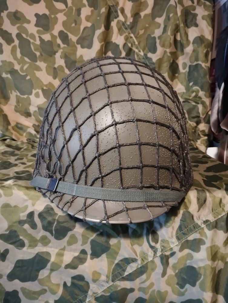 US M1 Complete Post War Helmet with Liner and Medium Net WW2.