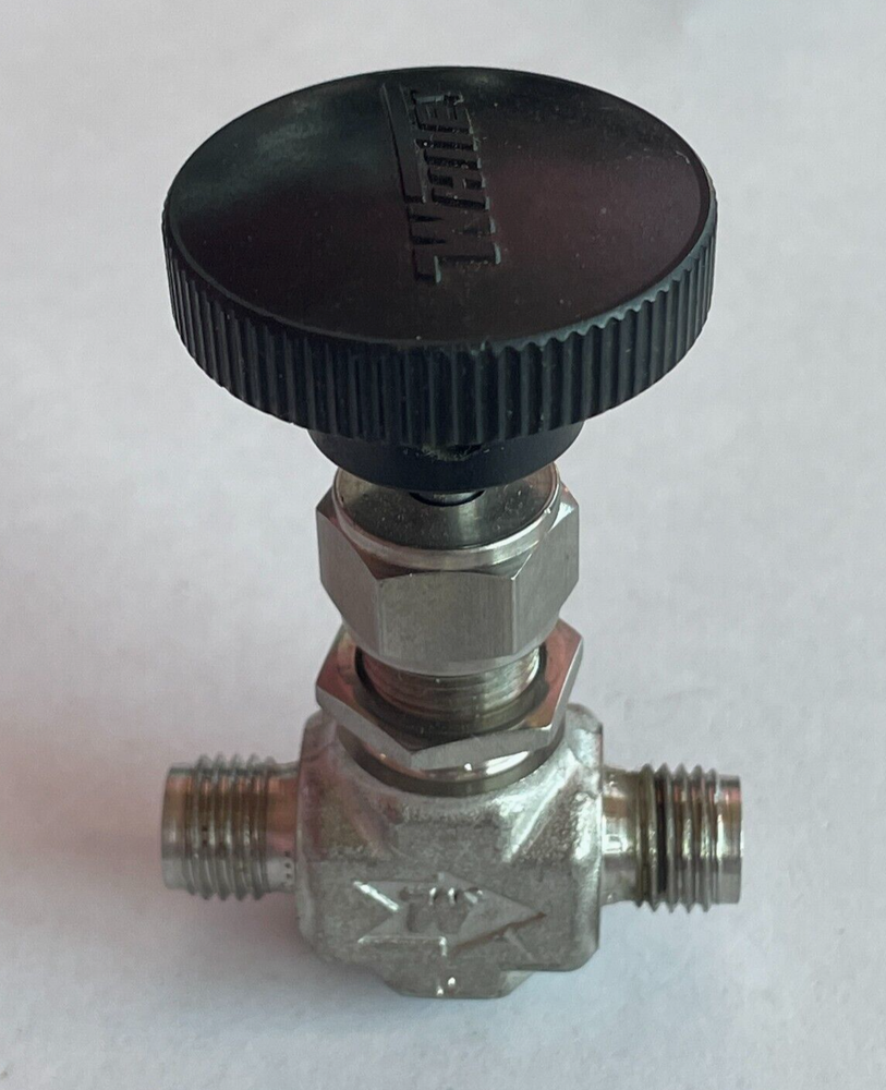 WHITEY SS-1RS4 STAINLESS STEEL BONNET ANGLE PATTERN NEEDLE VALVE