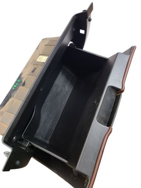 SILVRDO15 2017 Glove Box 600726