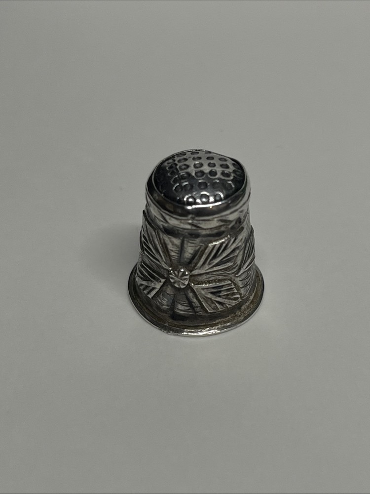 VINTAGE ORNATE STERLING SILVER THIMBLE