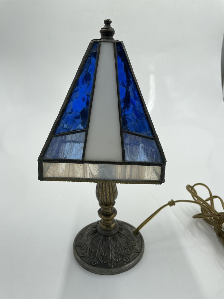 Tiffany Style Stained Glass Table Lamp 5” X 11”.