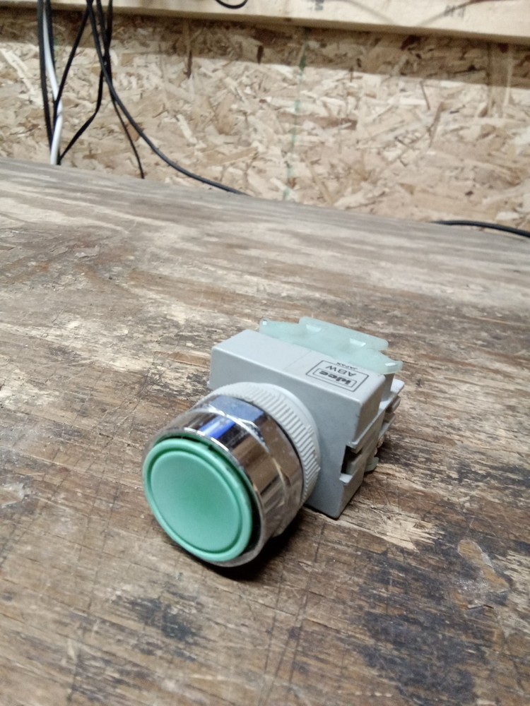 Idec ABW Momentary Series Pushbutton