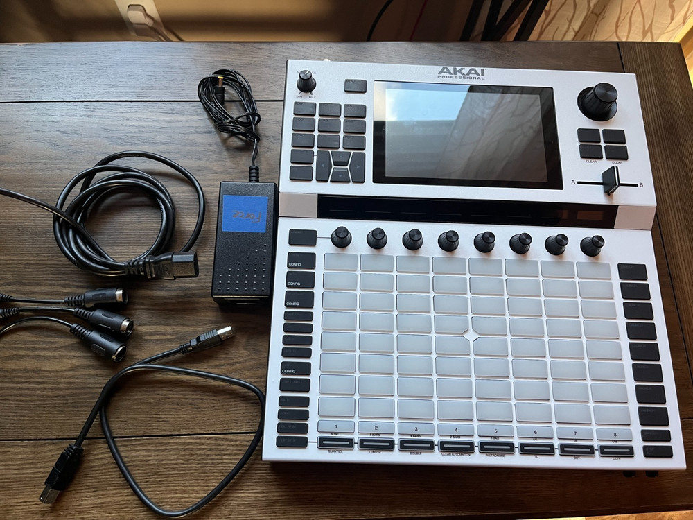 Akai Pro Force Standalone Music Production/DJ Performance System