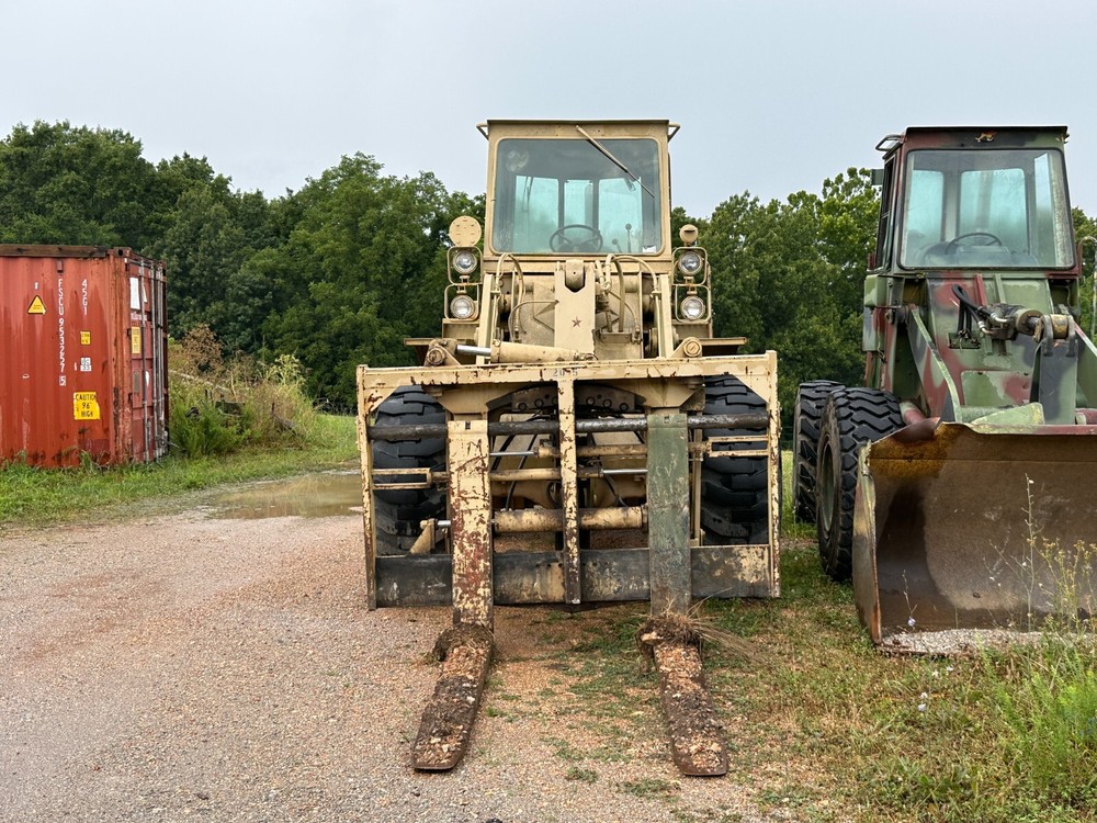 International Hough M10A Rough Terrain Forklift