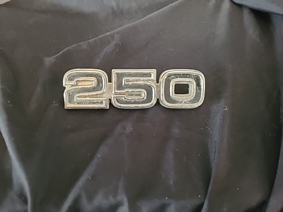 Ford 250 Emblem