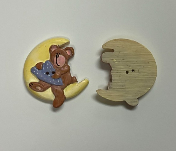 BEAR ON MOON NOVELTY BUTTONS - 2 HOLE - 1 1/4" - 5 PC PER PACK