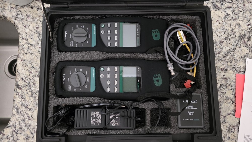 Datacom Textron LANcat System6 Cat 6 Cable Tester