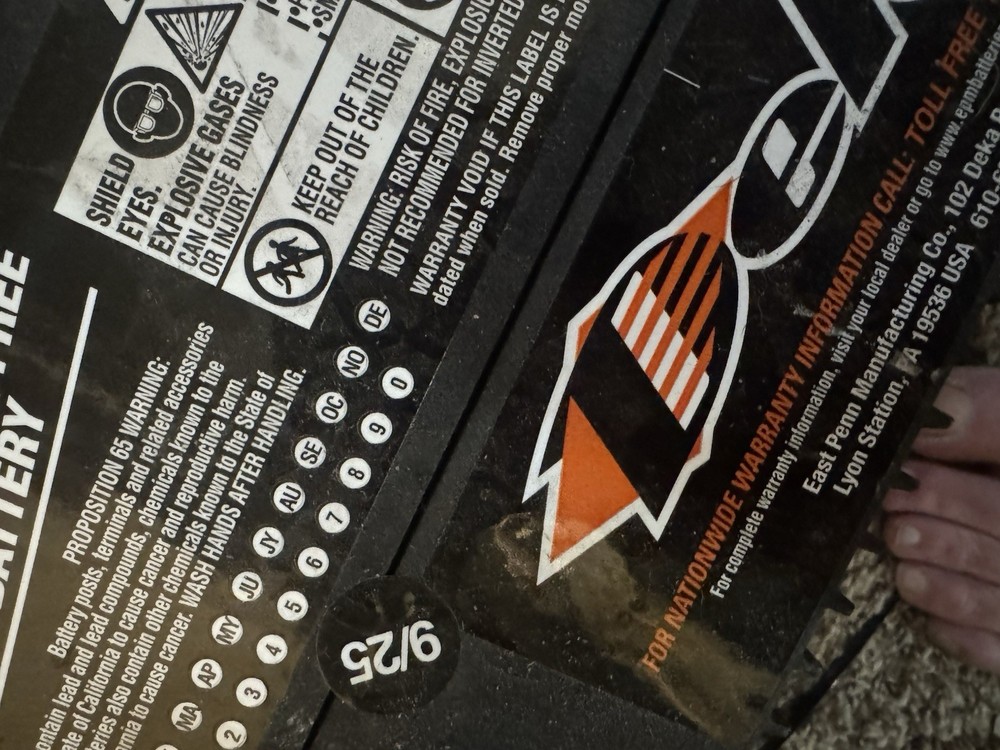 Deka 124R Battery. 700ccas 9/25 Sticker