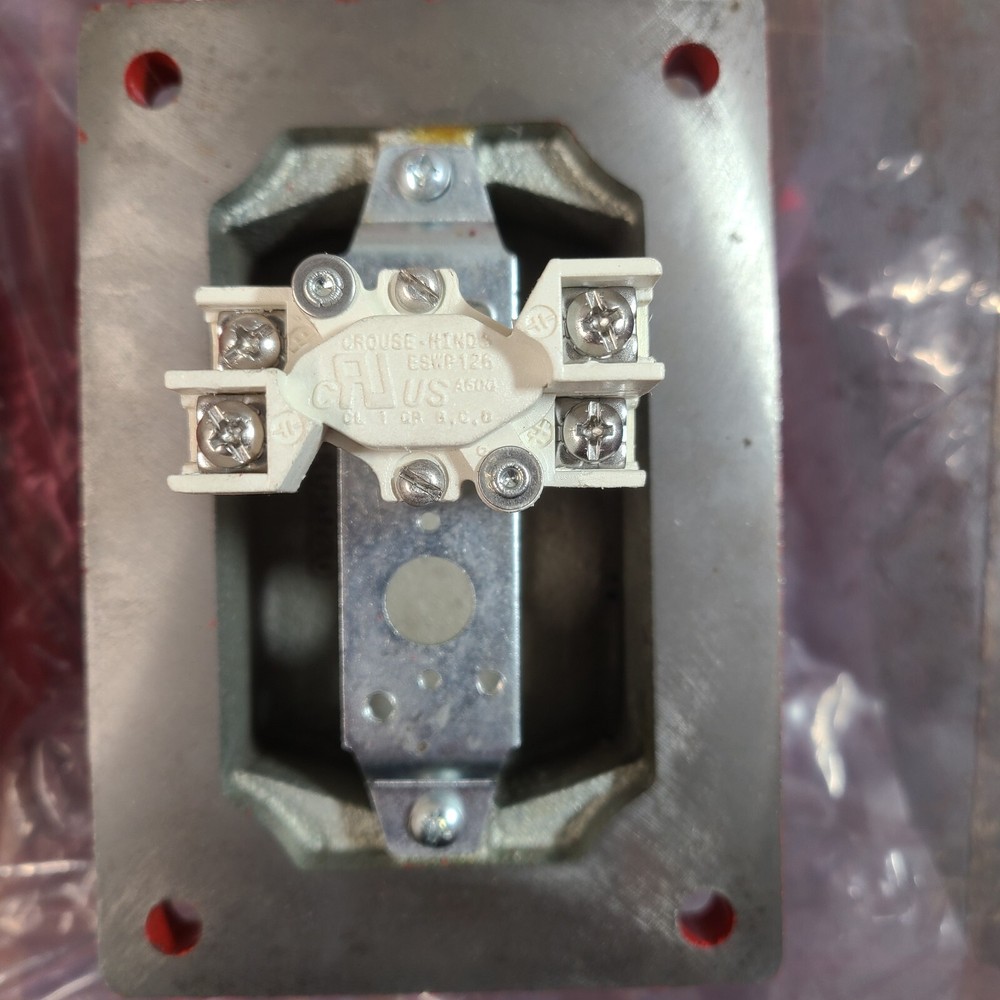EATON COOPER CROUSE-HINDS EFS21095 EXPLOSIONPROOF FIRE ALARM CONTROL STATION