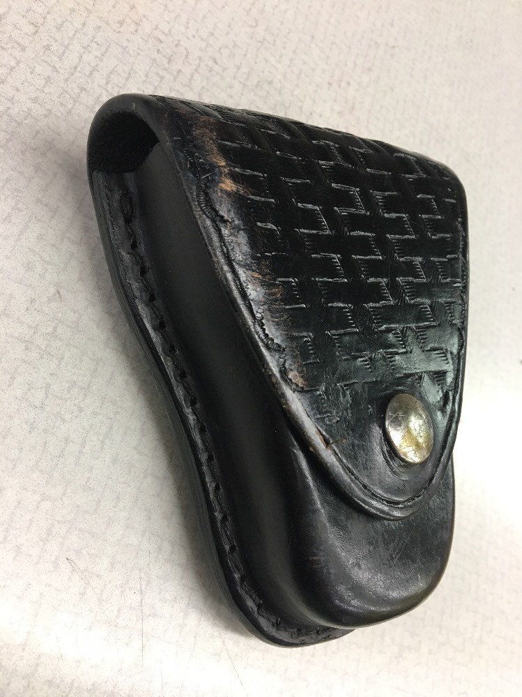 Chambers Law Enforcement Black Leather handcuff Case UN001CCE