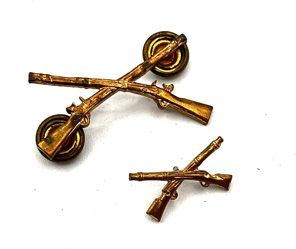 WWII US Army Double Rifle Pins Marked Meyer Metal 2pc