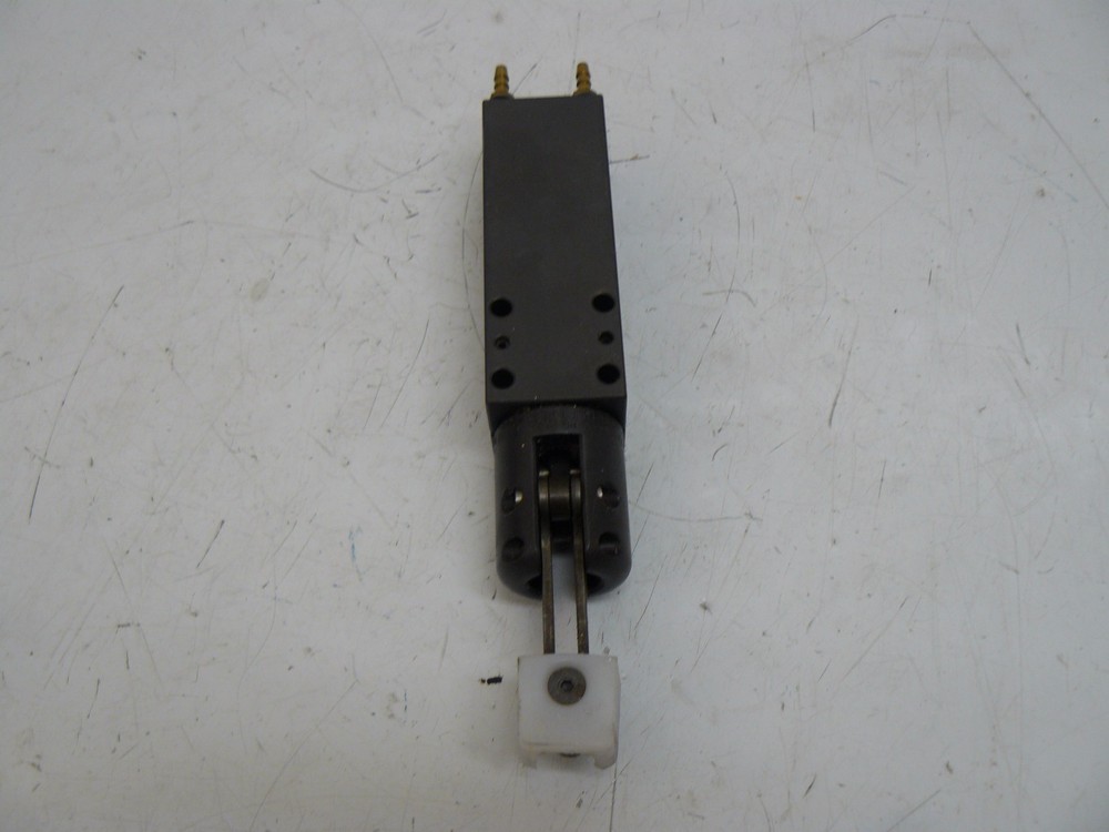 BTM CORPORATION PCO-100-V-130, VERTICAL CLAMP