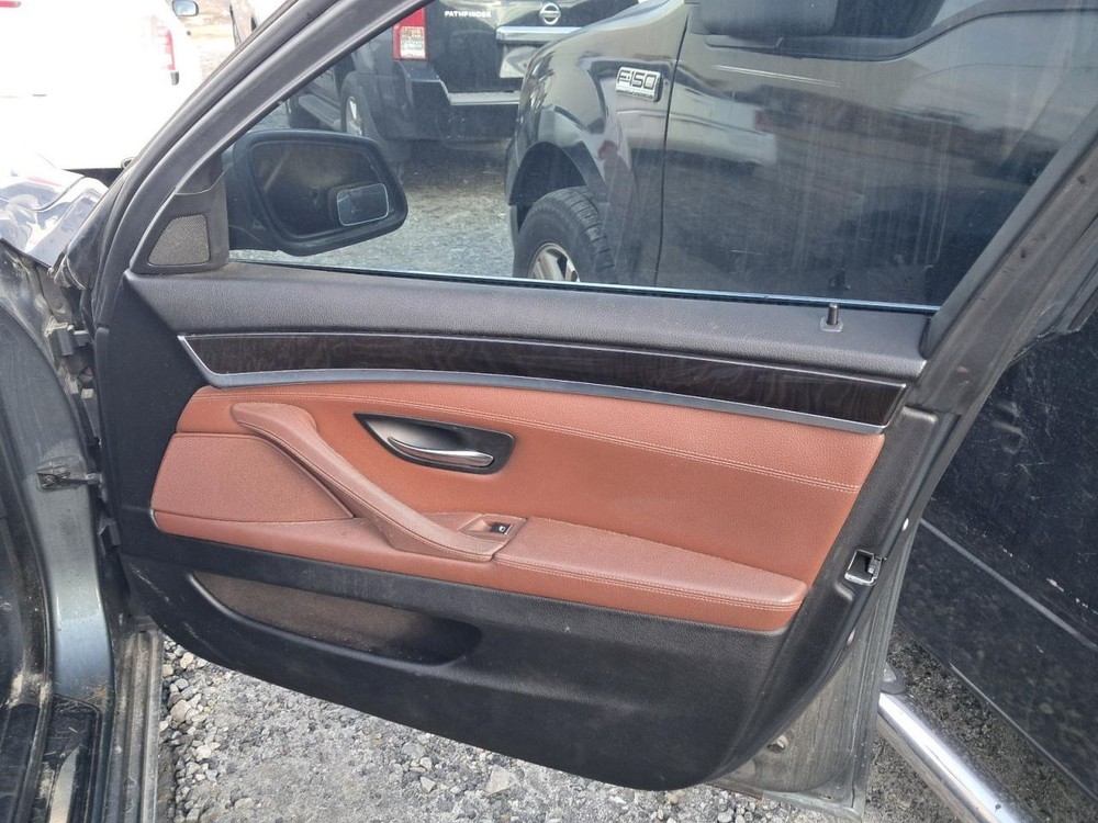 Info-GPS-TV Screen Display Screen Front Dash Fits 11-16 BMW 528i 4892616