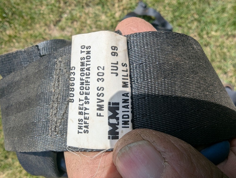 1999 VOLVO Bunk Sleeper Restraint Net Webbing OEM See Pictures