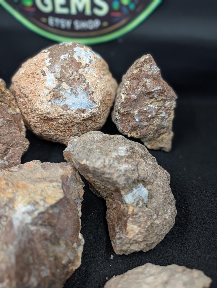 Geodes – Mexico – Sonora - Whole - UV