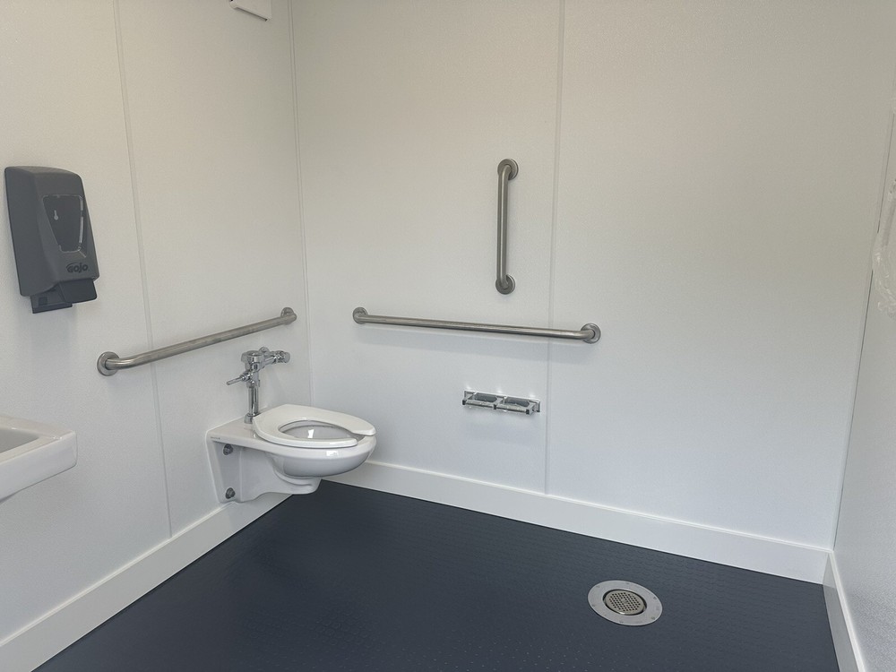 Restroom shipping container Conex Portable bathroom